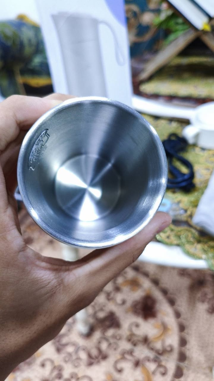 كوب وتسخين ماء كهربائي محمول و تحضير القهوة و الشاي حافض للحرارة  (Portable Heating Cup)
​الخامة والمواد: ستانلس ستيل 304 Food Grade آمن للغذاء ومقاوم للصدأ من الداخل.  
​التحكم بالحرارة: شاشة رقمية مع 4 مستويات تسخين محددة (45°C / 60°C / 80°C / 100°C).  
​المحلقات مرفقة:
​كابل طاقة كهربائي.  
​كوب علوي إضافي / غطاء محكم.  
​فرشاة تنظيف مخصصة.  
​حافظة قماشية حامية للتنقل.  
​الاستخدامات: تحضير القهوة والشاي، غلي الماء، وتحضير حليب الأطفال أثناء السفر والعمل.
​السعر: [20]الف قفل 
​مكاني بصرة معقل يوجد توصيل جميع المحافظات 
الاتصال ***********
