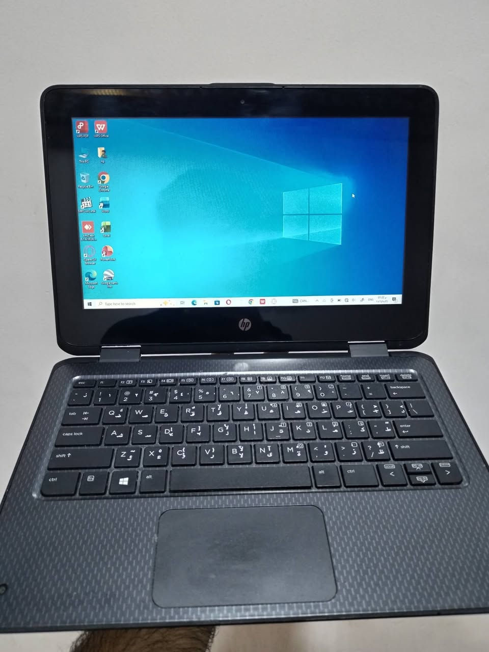 HP ProBook x360 • Intel m3-7Y30 • ٨ جيجا رام","SSD ١٢٨ جيجا"