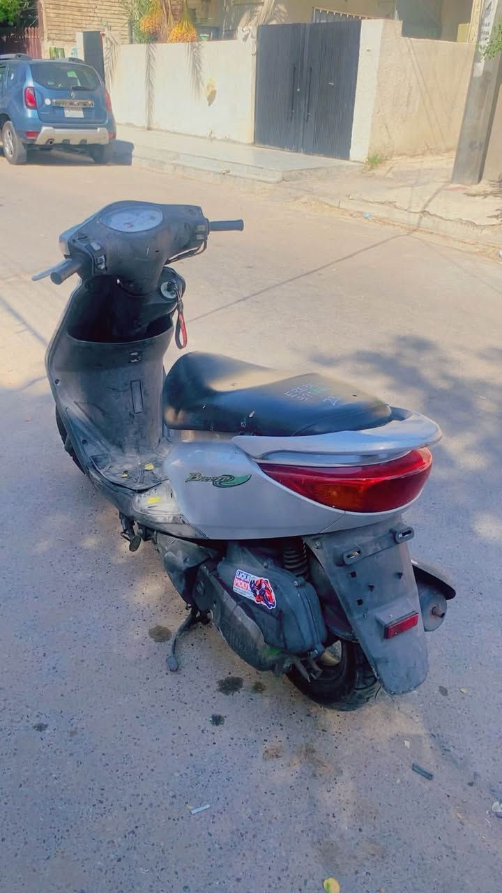السلام عليكم
سعر مليون 

بريز نوزل خطين  جديده جديده جديده 

لايت فوك عالي ناصي كله شغال 
كهربايتهه كلهه شغاله 

العنوان بغداد الحريه 
رقم الهاتف 
***********
