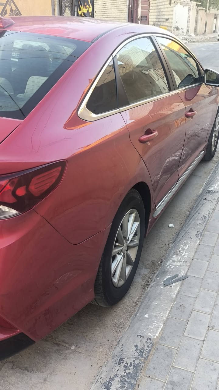 سوناتا موديل 2018 وارد امريكي ليبل واحد سياره بيه قطعتين رش صبغ باب الصدر والباب الخلفي السيارة جديده مكينه وكير وتبريد مكفولات حداديه تخم تاير جدد رقم اربيل الدولي هزه جديده مكان السيارة كربلاء السعر 120 ورقة وبيه مجال موبايل ***********
