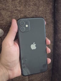 ايفون ١١ عادي ايشي ممبدل بي و باكيته وياه وبطارته ٧٦% 07781093776