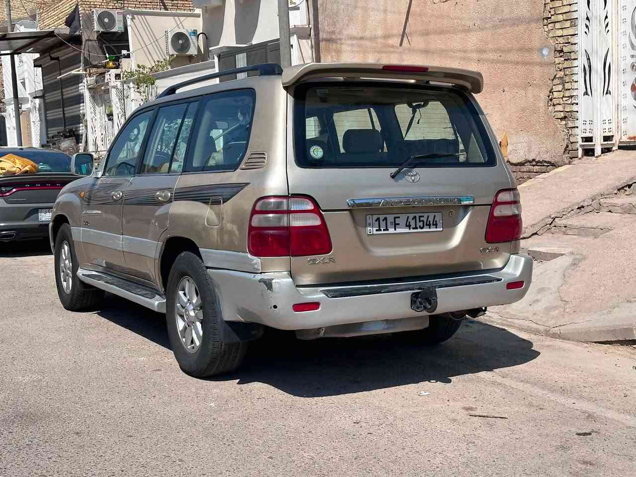 لاندكروز / 2004 محدث 2007 لسياره مصبوغه صبغ عام جماليه رقم بغداد باسمنه كبل تحويل لسعر 105 الستفسار  هاذ لرقم ***********
