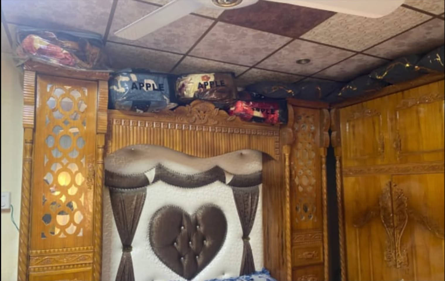 السلام عليكم غرفة اخشاب للبيع فصال الموصل الغنصور ست بوب جديده حيل صبغ حراري مستخدمه قليل السعر مليون و 300 هاتف ***********
