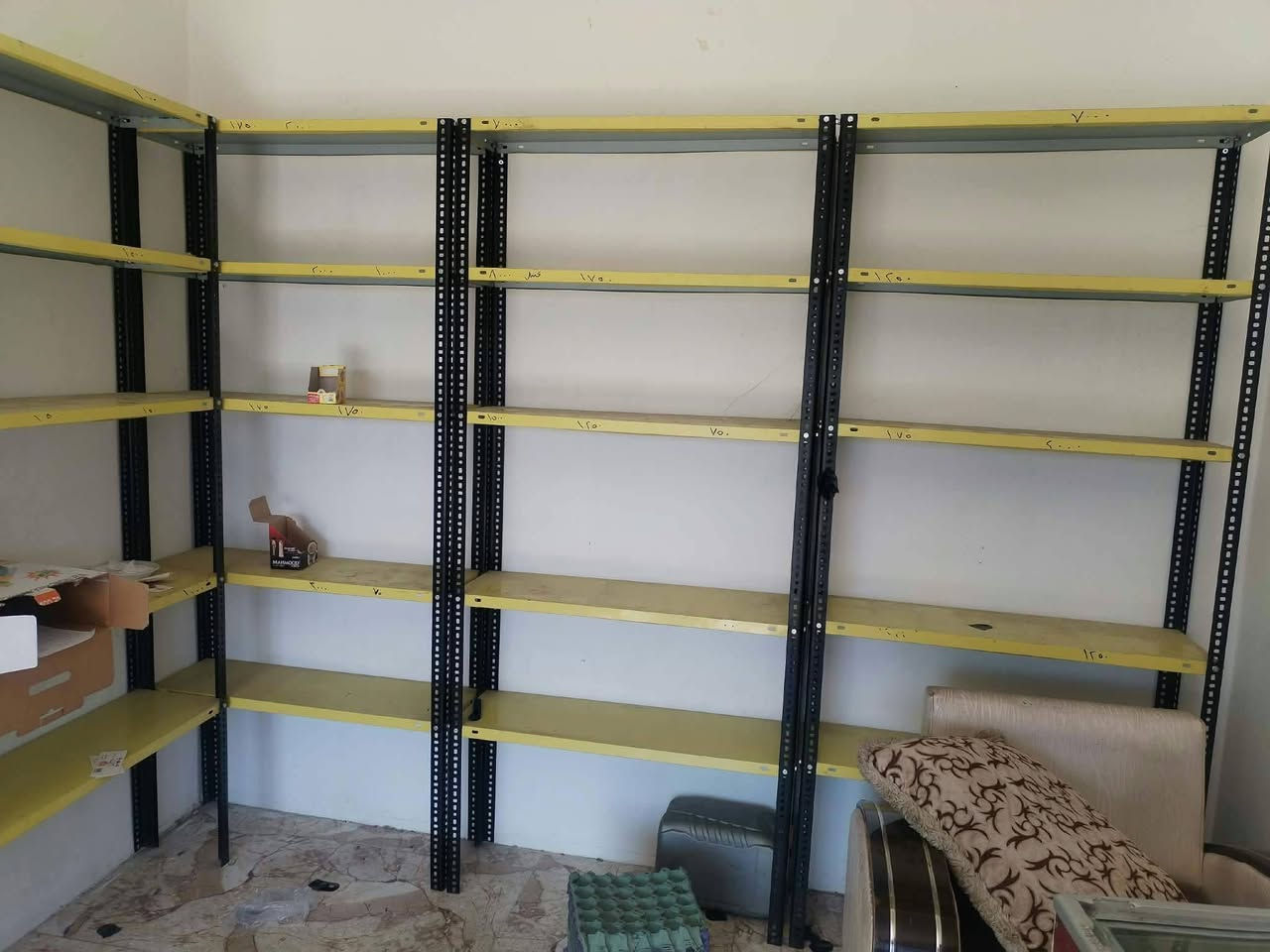 أغراض محل للبيع للاستفسار الاتصال على الرقم ***********
