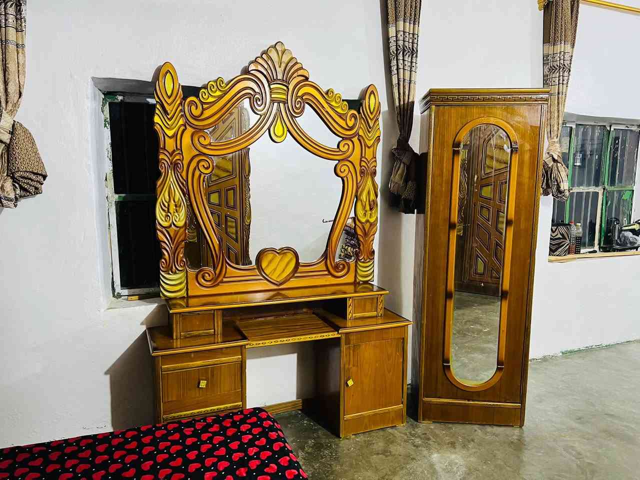 للبيع غرفة نوم توج 5 قطع خشب صاج داخل و خارج

نضافه فول مستخدم قليل

عنوان الرمانه البعبيد الحويجه 

السعر700 وبي مجال 

نقل وشد مجاني 
***********
