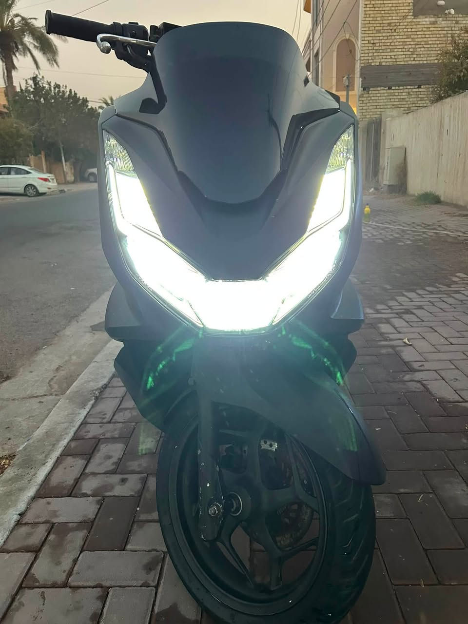 سلام عليكم شباب دراجه بي سي اكس جيل الرابع  اسود ماتت طافي دراجه مكفوله اي نقص مابيه السعر 15ونص المكان بغداد العطيفيه رقم الهاتف ***********
