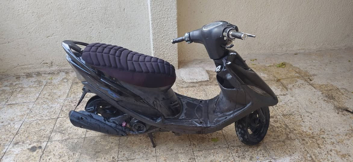 السلام عليكم 
دراجه ماكس عدله ما مفتوحه كلشي شغال ما عده السلف تحتاج باتري......
 نكره هندر كفرات تجاريه و موجوده كفراته البلادي  اذا تريدهن  بدون اي كسر فقط شخوط خفيفه 
 وموجوده صالنصه رياضي هم سعره وحد .... 
حي المعلمين الجديد  
الدراجه سعره ٨٥٠ وبيه مجال 
 خاص مفتوح أو واتساب ***********

