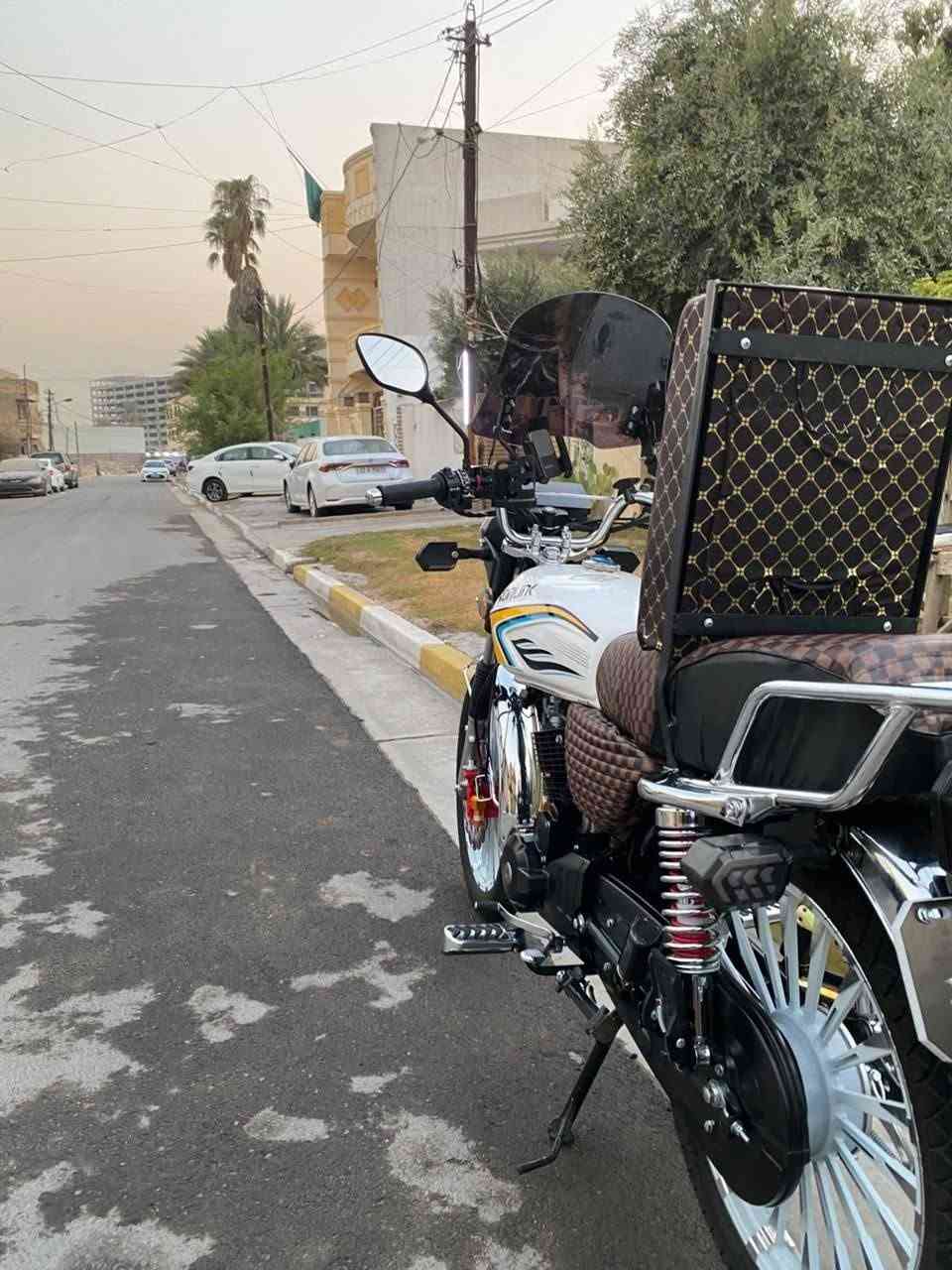 السلام عليكم سولنك موديل 2026 مكفولة كفالة عامة قبل شهرين من نزلتة مكينة 250 يعني ربع الدراجه اذا مفتوح بيه برغي تاخذه بلاش ضاغطة زنجيل مكاني بغداد علي صالح مقابيل الطوبجي حي السلام السعر 1150 وبي مجال المو شراي ليتصل وليتعبني رقمي ***********
