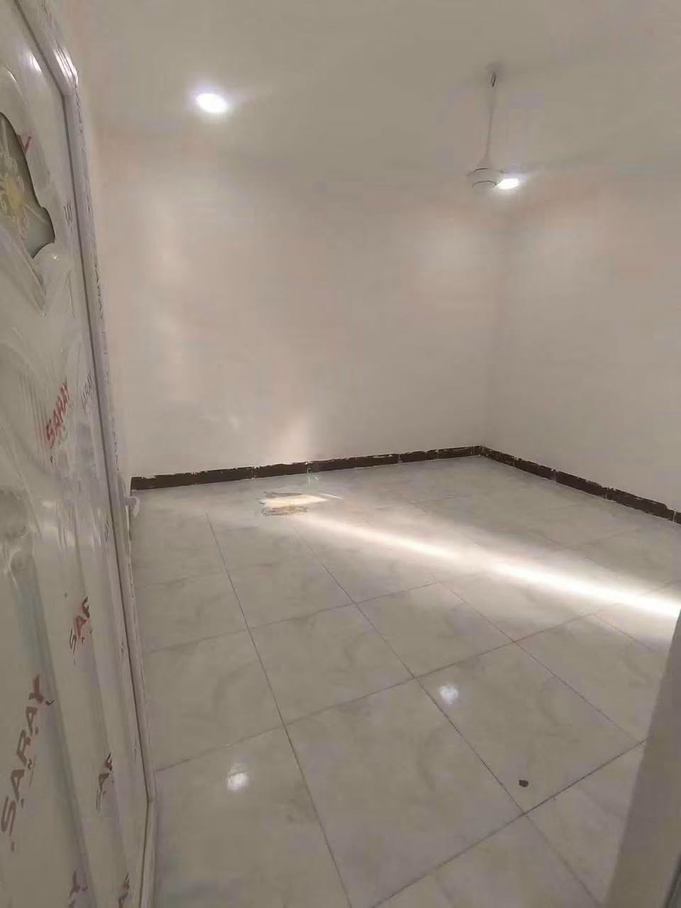🏠شقه للايجار 🏠  ☑️
____
⭕العنوان : حي الجامعه ✅
⭕مقابيل باب جامعه ✅ 

--------------------------------------- 
✨ تفاصيل الشقه✨
♦️ الشقه للايجار طابق ثاني  ♦️ 
🌟 غرف نوم عدد 2️⃣  ✅
🌟مطبخ  ✅
🌟صحيات ✅
⭐ستقبال ✅
♦️سعر الايجار 350  
___________
**************
 #للاستفسار 
او مراسله الصفحة أو واتساب او الاتصال ع الأرقام التأليه 
   ***********
https://wa.me/message/54I3LYHRG7YFG1
#العفلوگي_للعقار_اكبر_بيج_عقارات_في_الديوانية
#بيت #دار #عقار #ارض #الديوانية
