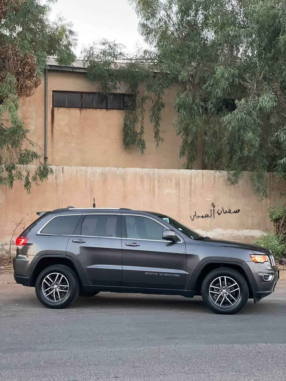 Jeep grand Cherokee limited جيب كراند شيروكي ليمتد2017

للبيع 👍 

 سيارة رقم اربيل دولي.  ✅.  باسمي كلشي جديد

سعر :183 💸و مجال 

حجم المحرك : 3.6L(6سلندر )مامفتوح👌

ملاحظة :كلين بدون. صبغ بدون ارباك. بس ٢-٣ مكان شبر شبر pdr. لون. سياره نفطي ✅ 

الموصفات :ليمتد. عدا سلايت.   داخل اصفر👌

فورويل 4x4

شاشة الكتروني 

بصمة تشغيل

بصمة ٢ ابواب

تشغيل عن بعد (𝐑𝐄𝐌𝐎𝐓𝐄 𝐒𝐓𝐀𝐑𝐓)

شاشة دشبول ديجيتال)

رادار خلفي 

حساسات خلفي 

نظام : 𝐄𝐂𝐎

نظام : 𝐍𝐎𝐑𝐌𝐀𝐋

نظام : 𝐒𝐏𝐎𝐑𝐓

كشن خزن و بارد و هيتر 

تحكم استيرن 

استيرن هيتر

تبريد لمس

تبريد مركزي 

لايتات عدسة بيلادي

ويل ليمتد كروم. بلادي

وبعد هواية مواصفات …

‏ ‎تفاصيل اكثر الاتصال علی ارقام التاليه 

‏ واتساب-كورك

☎️[***********]

عنوان📍اربيل أربيل, العراق
