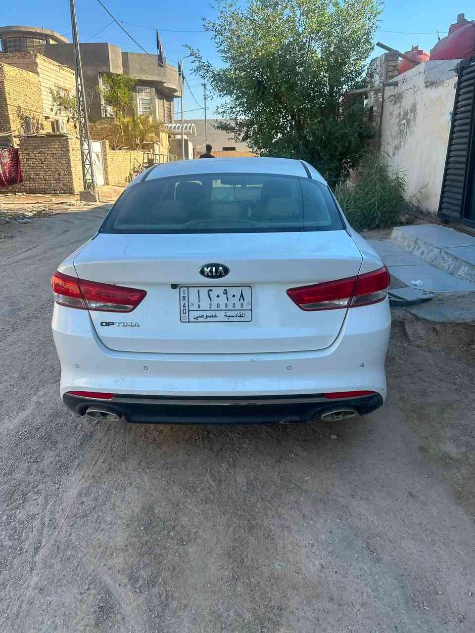 السلام عليكم بيها جوملغ خلفي دحجه وخشم البنيد وحالوب ناعم مايبين السعر 140 مكان ديوانيه الشراي يتصل *********** السياره فول عدى البنرامه مكينه ٢٤٠٠ شرط مامفتوحه
