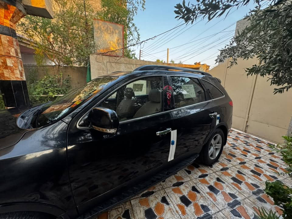 فير فيوز او (سنتافي كراند)2010 ادوات
كصه فقط قماره محرك v6 2700بانزين 
وارد كوري 7 راكب 3قطع تبريد
بصمه فتحه شاشه بكلايت لد داخل بيجي
صدر كير مكينه تبريد كفاله ب43 وبيها مجال 
عنوان صلاح الدين بلد ***********
