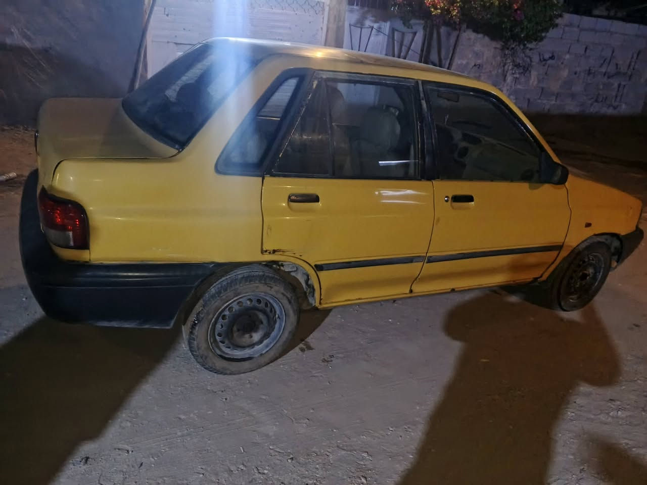 السلام عليكم شباب عندي هي سيارةسايبه للبيع بهاء كير جديد كلشي شغال بهاء كامل مكفول من كول شي تحول مباشر سنويه جديد رقم انكليزي مكان كربلاء السعر على خاص او خابرني ***********
