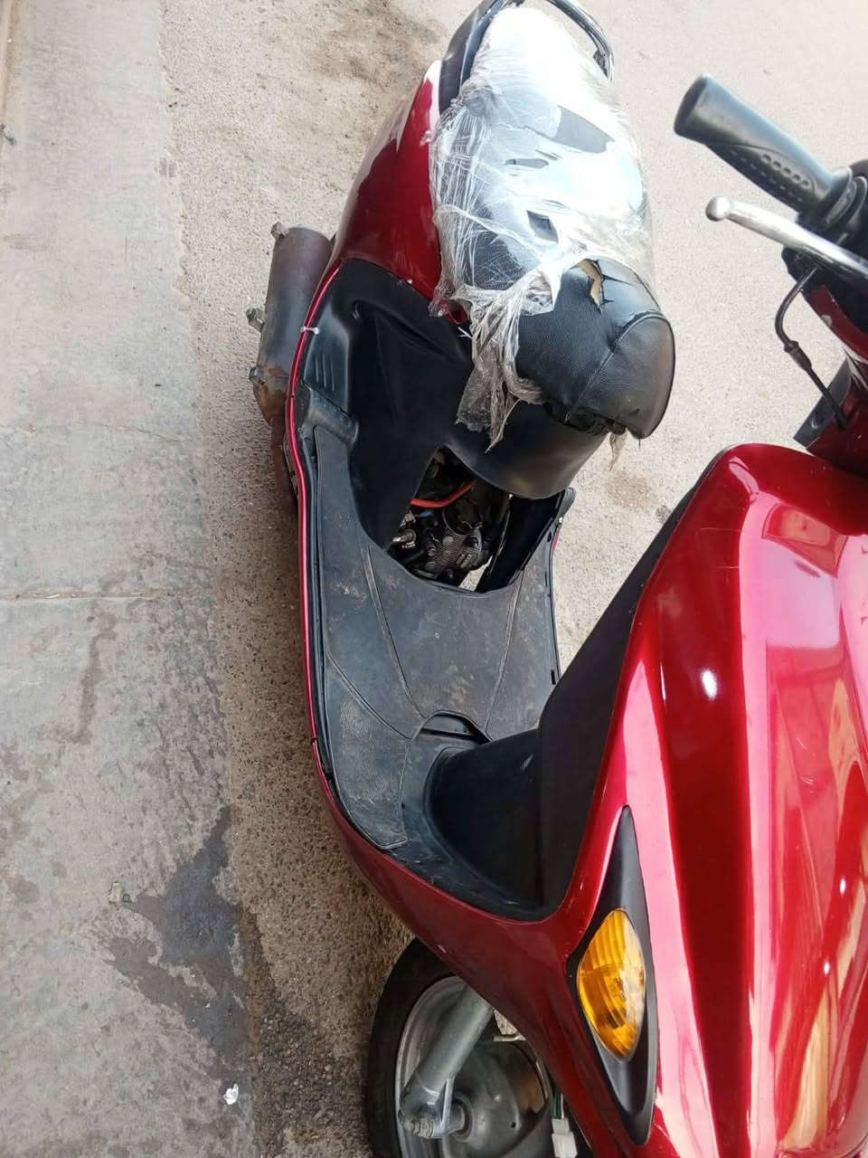 فراشه للبيع مكينة برغي ما مفتوح منها كفااله عامه للمكينه الدراجه نضيفه شرط فحص بس الكفر تجاري او كلشي شغال يرادله فقط نقص باتري ؟ تفحص يلا تشتري سعره 450 بيه مجال للطيبين ...عنواني البصره الاستفسار هذا رقمي ***********
