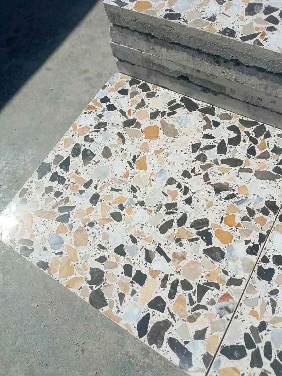 حياكم الله يوجد لدينا شتايكر ملون وعادي قياس 80*80//60*40/40*40كذالك يوجد لدينا بلوك اوتماتيك حراري للاستفسار الاتصال على الرقم ***********.

نص مكتوب في الصور:
- أبو حسن للكاشي والشتايكر جودة عالية .. أناقة في كل تفصيلة درجة أولى يوجد لدينا شتايكر 80×80 40×60 40×40 متواجد واتساب بغداد - الكمالية *********** كذلك يوجد لدينا بلوك .. شتايكر بتصاميم عصرية كاشي بجميع المقاسات والأشكال