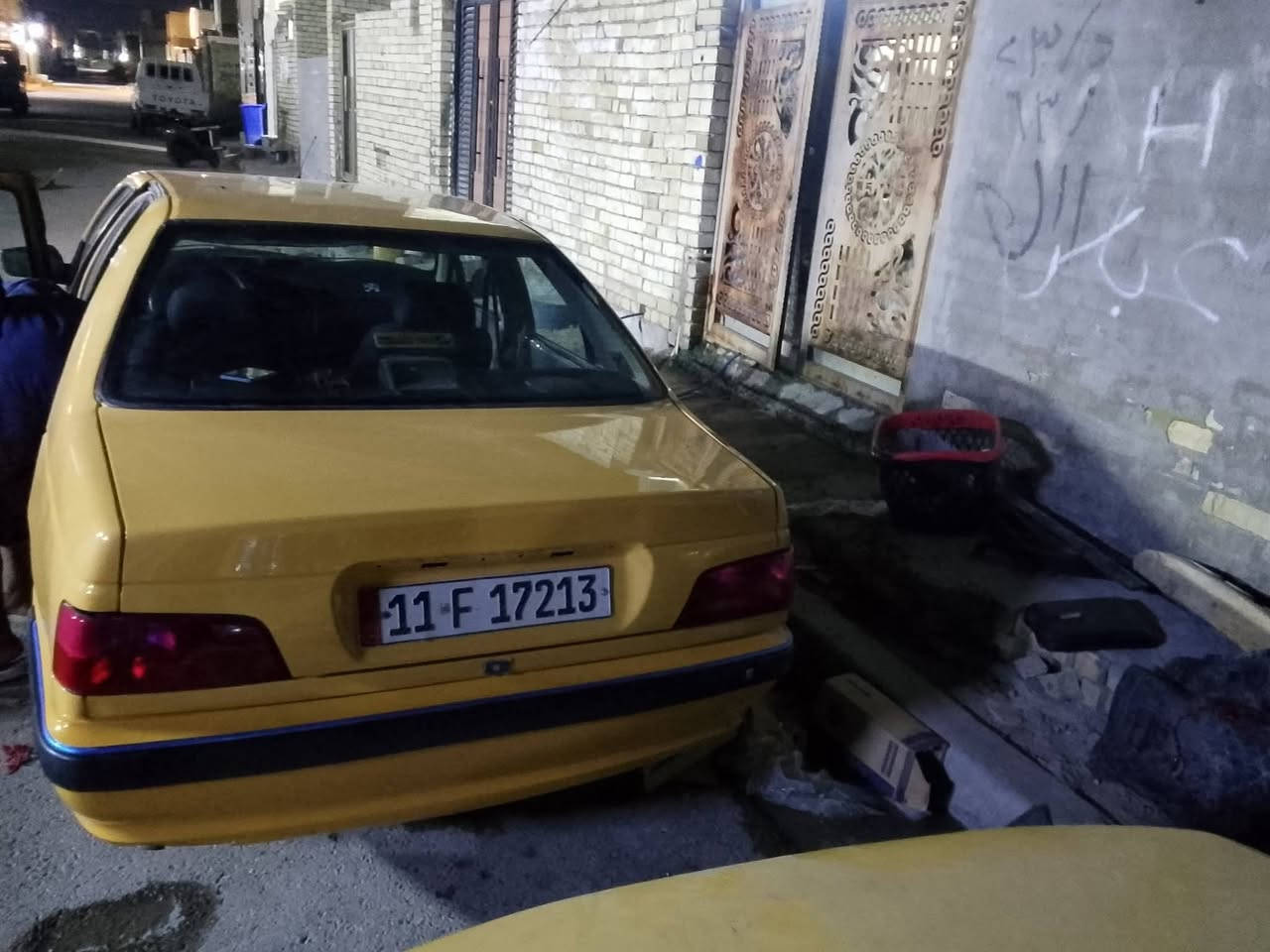 سلام عليكم اخوان سياره بيجو بارص بالقساط فقط من سكنه بغداد باقي تفاصيل واتس ***********
