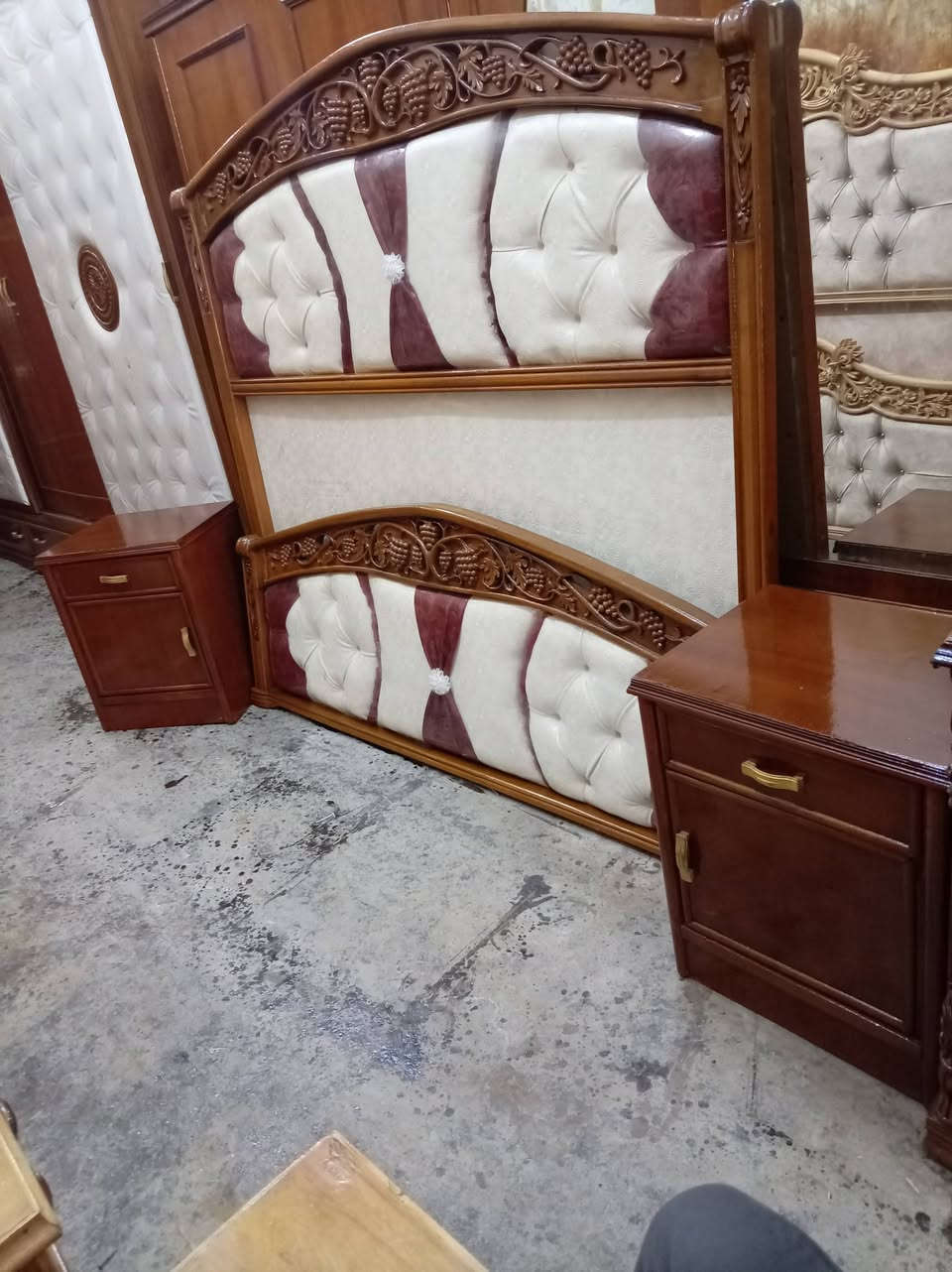غرفة ٦ باب • زان مصري • بغداد الامين الثانية