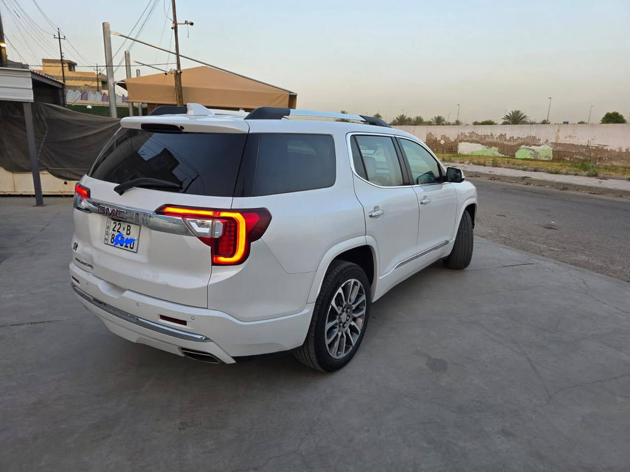 GMC اكاديا دنللي
موديل ٢٠٢١
فول مواصفات 
كشنات Vip جلد
تدفئة وتبريد كشنات 
نظام رادار
محرك ٣٦٠٠ سي سي 
لمزيد من المعلومات الاتصال على الرقم :
***********
