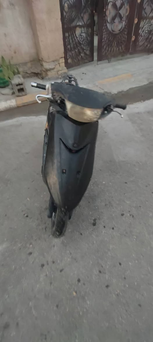 دراجه عصفوريه السعر 100وبيها مجال تشتغل وتطفه مادري شبيها هلموجود تاخذها كوم حديد  للاستفسار خاص او الاتصال على الرقم ***********
