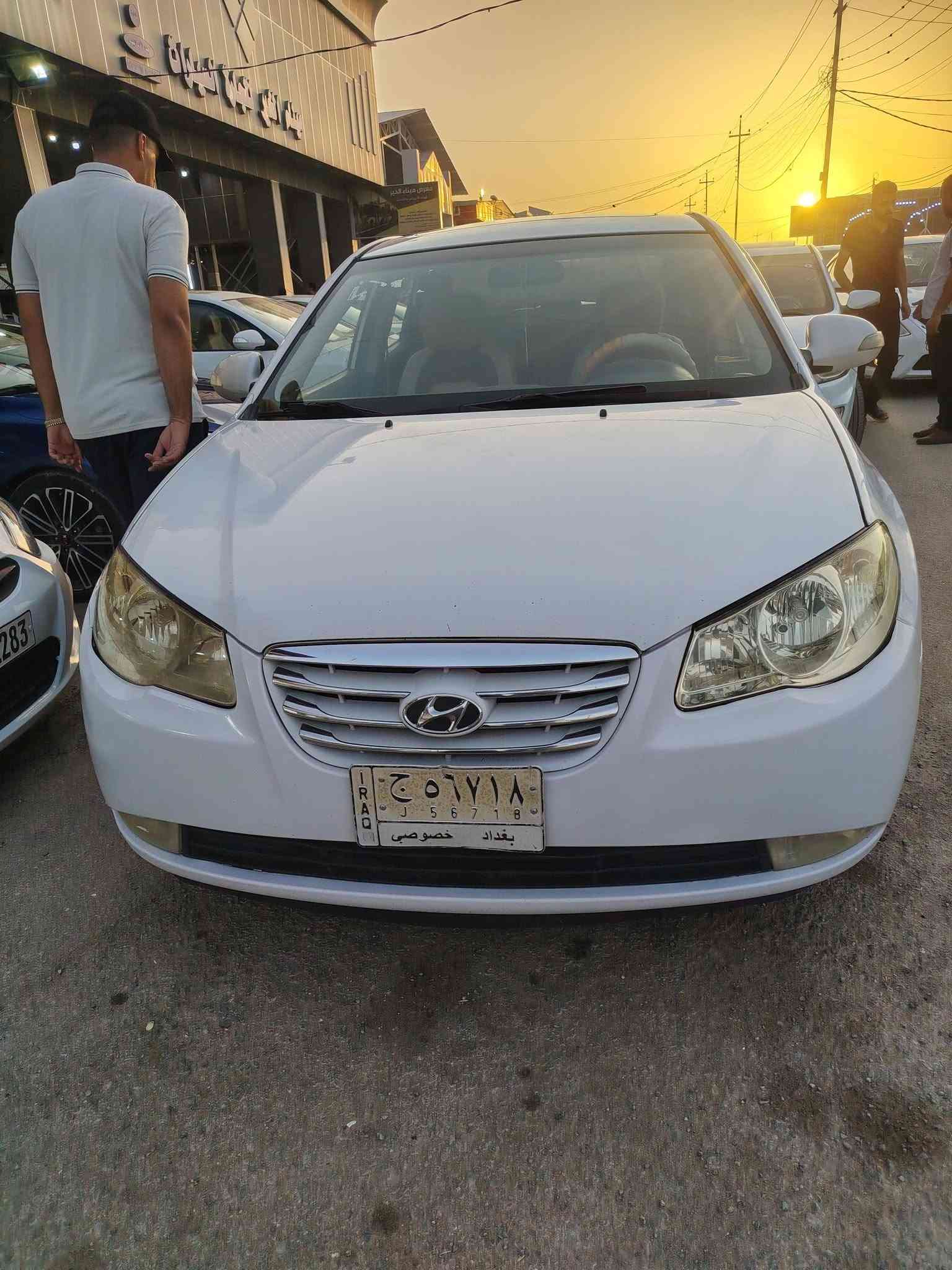السلام عليكم…
الانتره 2011 
فول فتحه 
رقم بغداد 
سياره بنيد وربع جاملغ فقط صبغ بدون دواخل 
العنوان بابل الكفل 
سونار مرفق بلمنشور 
103 وبيها مجال بسيط 
***********
