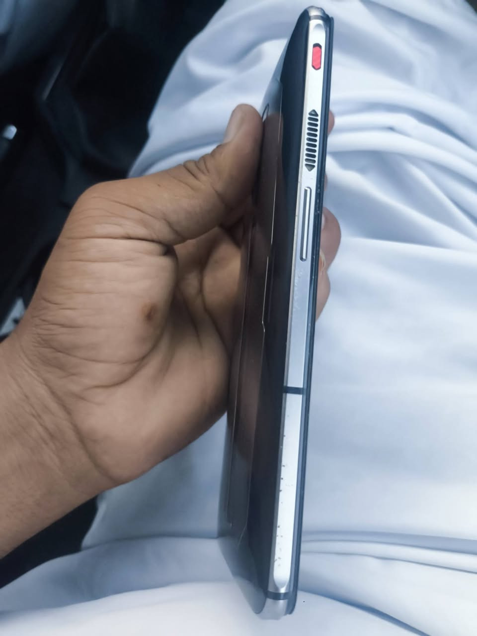 سلام عليكم ريد ماجك 6برو اذكره 512 جهاز غني عن التعريف مكفول من كلشي وبوبجي بعد ميحتاج اشرح 120 فريم شاشه 165 هرتز السعر (350)وبي مجال حك الجيه اتصال ***********
