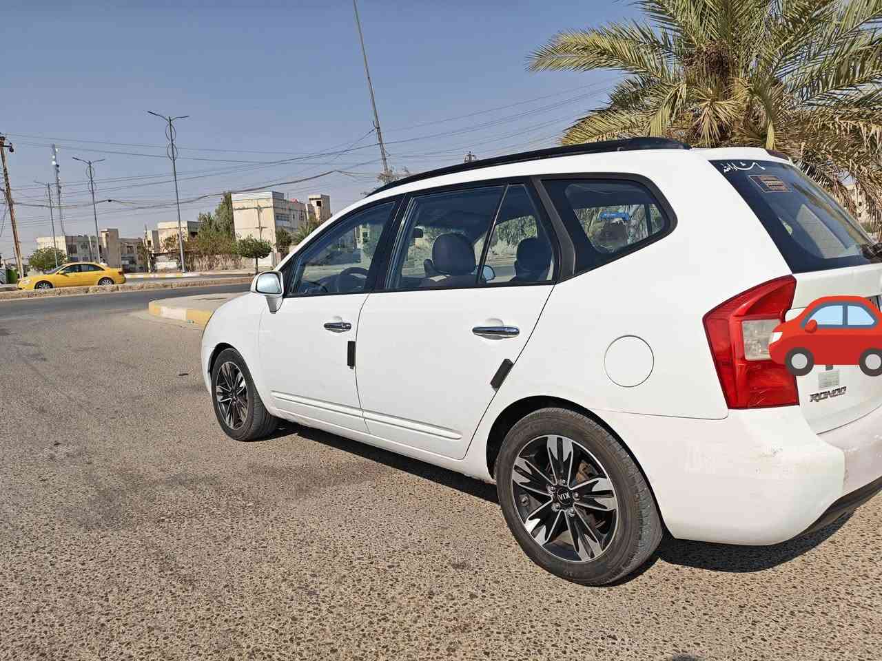السلام عليكم ورحمة الله تعالى وبركاته 
للبيع
كيا روندو موديل ٢٠٠٨
محرك ٢٧٠٠ سته سلندر
خمسه راكب 
شاشة وكاميرا وداشكام عليها ادامه كل ٥ أشهر 
بيها صبغ بالجهه مؤشر عليها بالاحمر
بأسمي وشرط تحويل 
السعر (٨٢٠٠) دولار ٨٢ ورقة وبيها مجال 
العنوان الرمادي التأميم حي الاكراد 
للتفاصيل الاتصال على الرقم ***********
غير متواجد على الماسنجر

