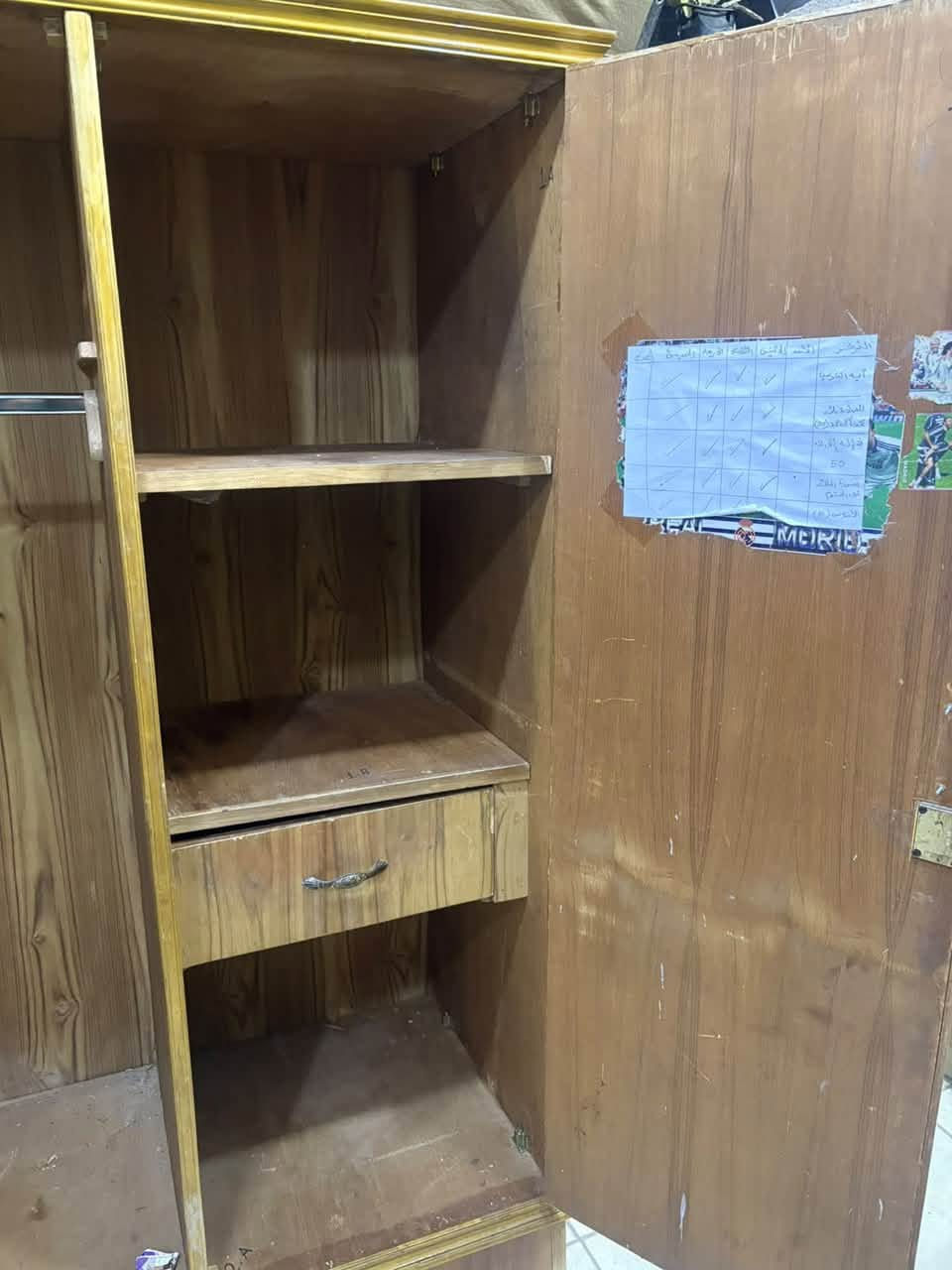 للبيع للبيع للبيع🔥🔥🔥

نص مكتوب في الصور:
- السلام عليكم
- كنتور صاج اصلي اصلي بابين
- قطعتين نظافة 100/100
- مكاني الامين
- ***********