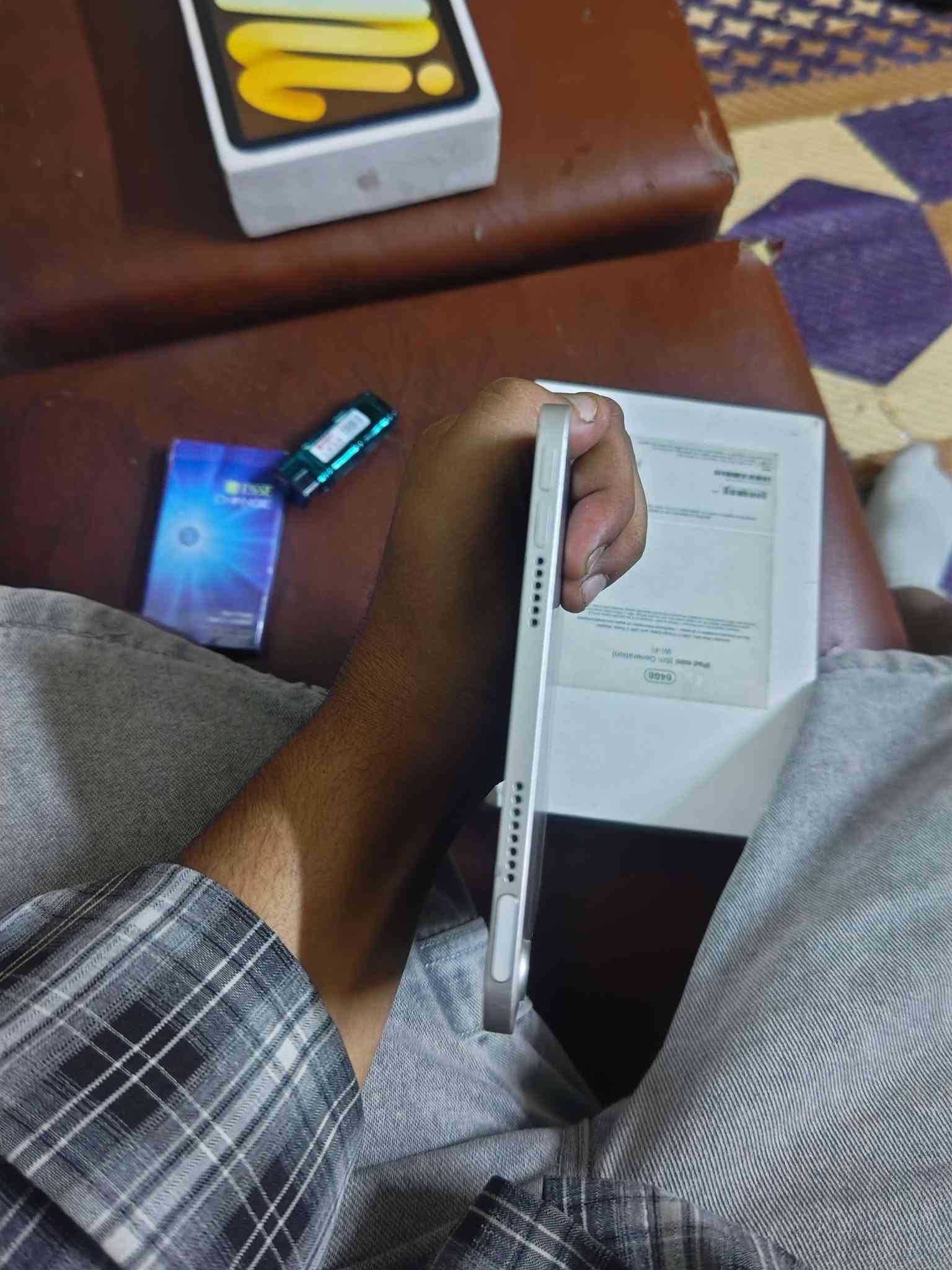 آيباد ميني ٦ • ذاكرة ٦٤ • ملحقات كاملة
