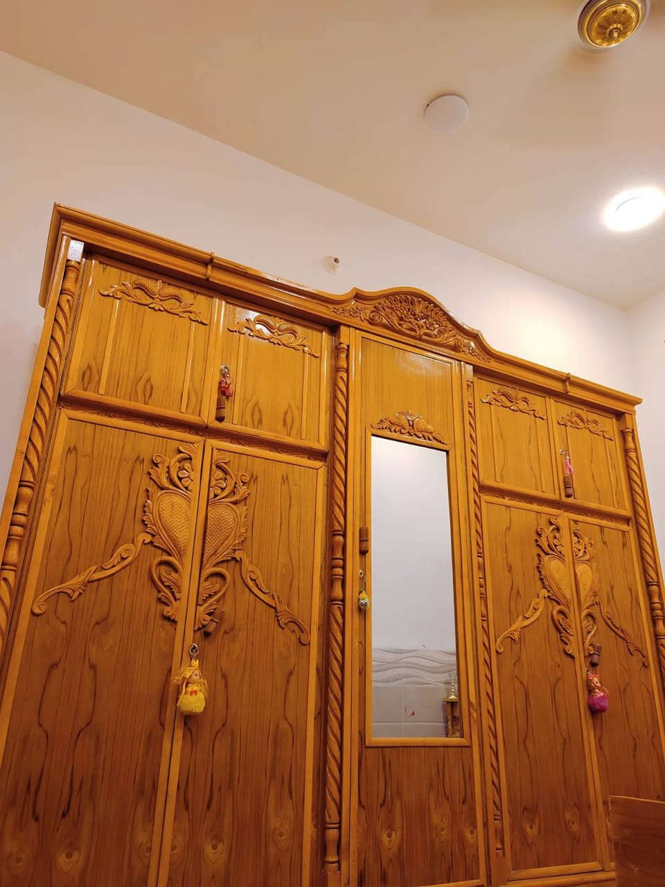 غرفه خشب • نقش زان • تكمه جديده
