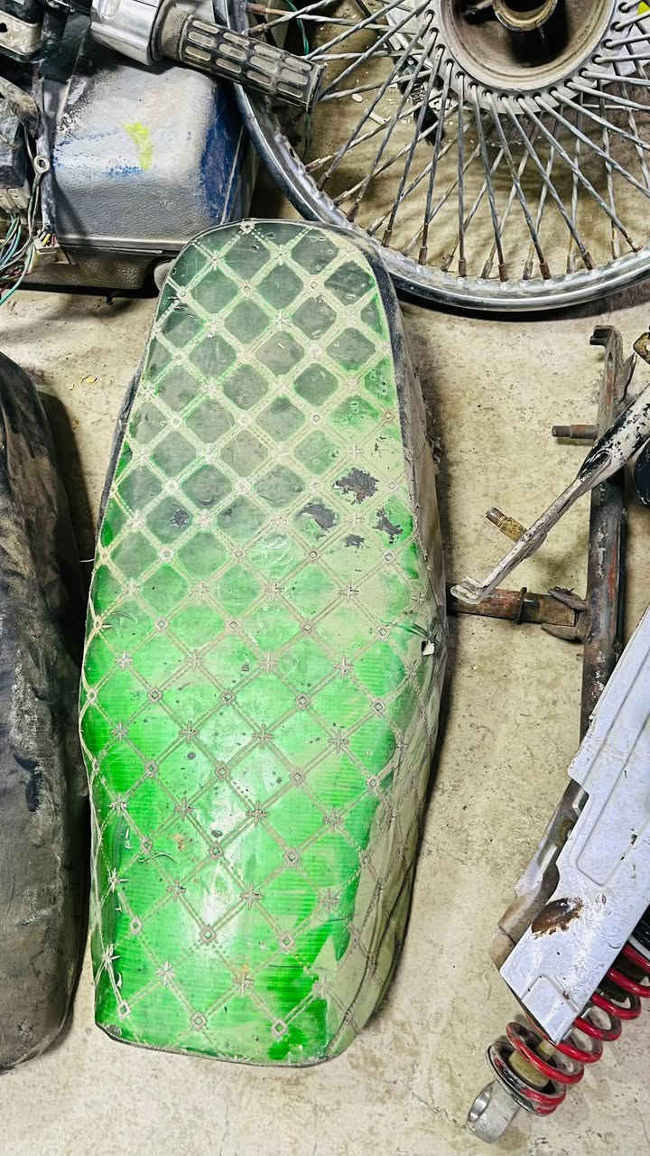 غراض دراجه كلمن وسعره والويل بي تاير وجوب ‭***********‬
