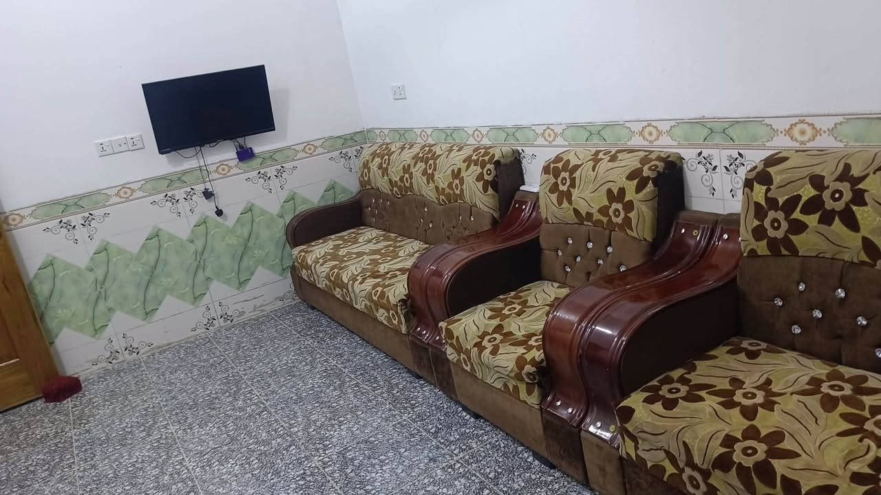 السلام عليكم
مكلف بالنشر 

التخم مو الي صاحبه موجود في حي البكرلي 

تخم ١٠ متر 

١٥  مقعد

 يريده ب٣٥٠ وبيه مجال للشراي وهذا رقمه الي يحب يشتري يتصل على صاحب التخم 

‭***********‬

‭***********‬
