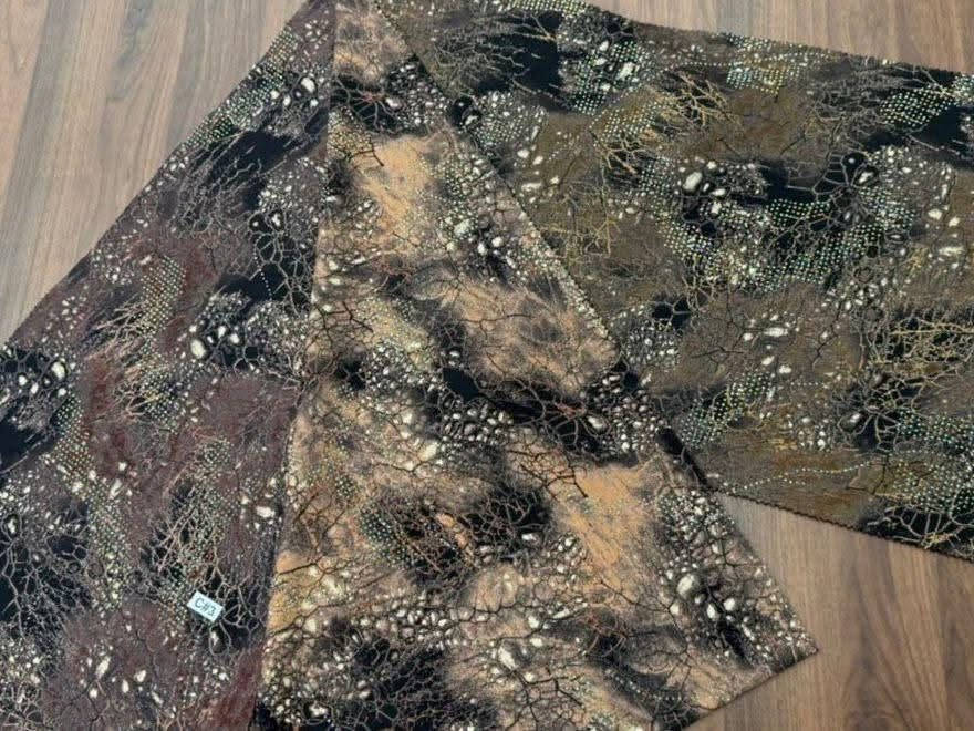 نوفر لكم كل ماهو جديد 
من اقمشه < حسين عبد الامير كاظم >
ارقى انواع الاقمشه النسائيه المستورده
نوع القماش :-  صوفيا مشجر حجر مخور
العنوان: بغداد•الشورجه•سوق الرشيد قرب سوق الصفافير 
للاستفسار مراسلة الصفحة او الاتصال على الرقم: ***********
يتوفر واتساب 
البيع جملة فقط  
لا نتعامل بالقطع 
((( جملة فقط)))

نص مكتوب في الصور:
- C#3