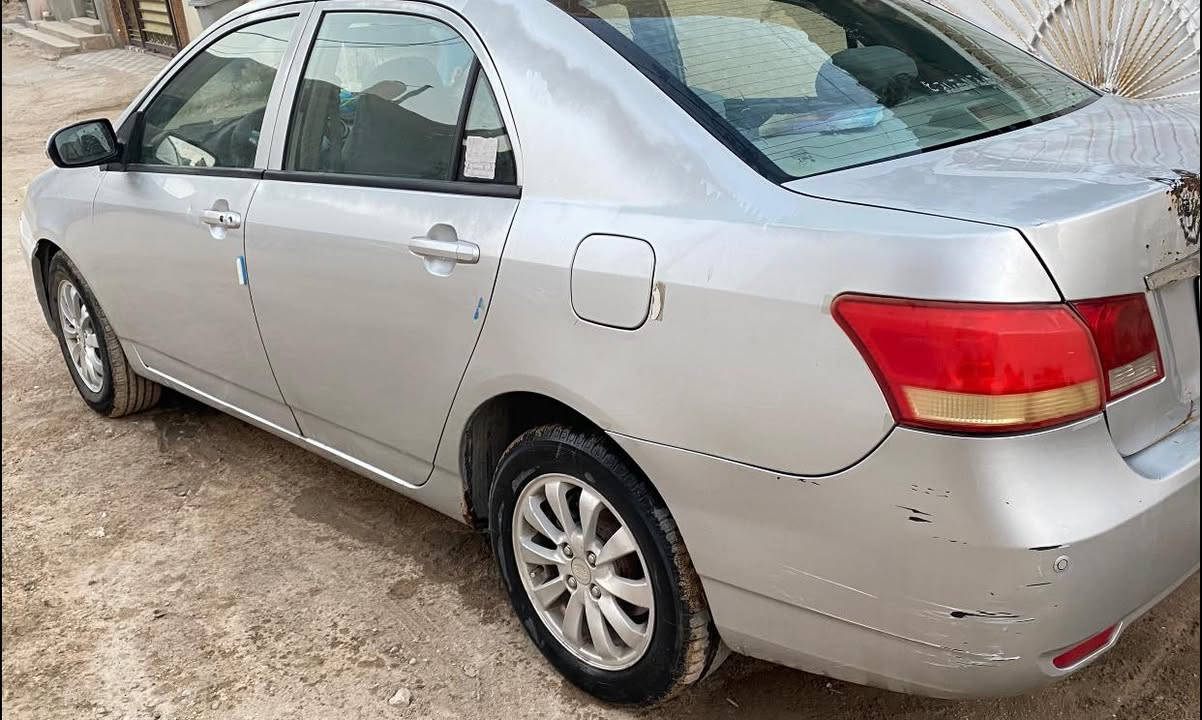 السلام عليكم ورحمة الله... Byd جي ثري ٢٠١٣ رقم بغداد  لون سلفر بصمة تشغيل عن بعد فتحة بالقمارة مكفولة من الصبغ كير اوتوماتيك شاشة  كامرة حساسات سيارة جاهزة فقط فيها جراد وخياس قليل  في داير الجاملغ    السعر ٤٨ ورقة وبيها مجال قليل.. والسيارة باسمي.. للاستفسار ***********
