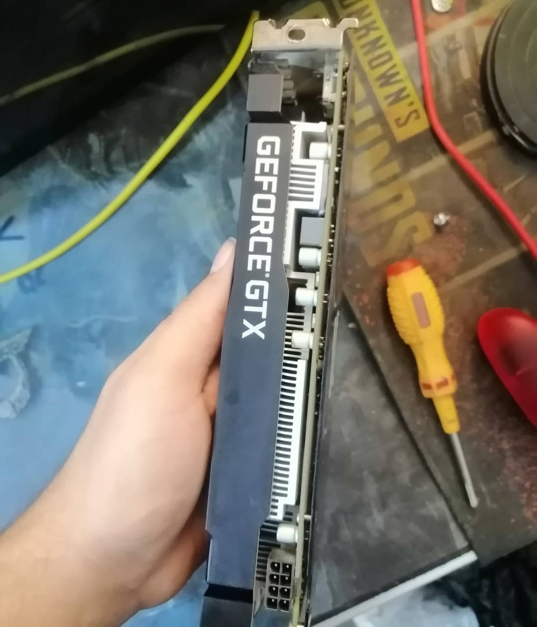 السلام عليكم  عندي سستم جيل رابع مع gtx 1660 ti
i7 جيل رابع

Ram ddr3 16 gb

Ssd128

Hard 500g

Power 600 watt

مع هديه ماوس و كيبورد ميكانك كيمنك  

السعر 280 الف وبيه مجال للشراي

توصيل يوجد لكافه المحافظات

رقم التواصل ***********
