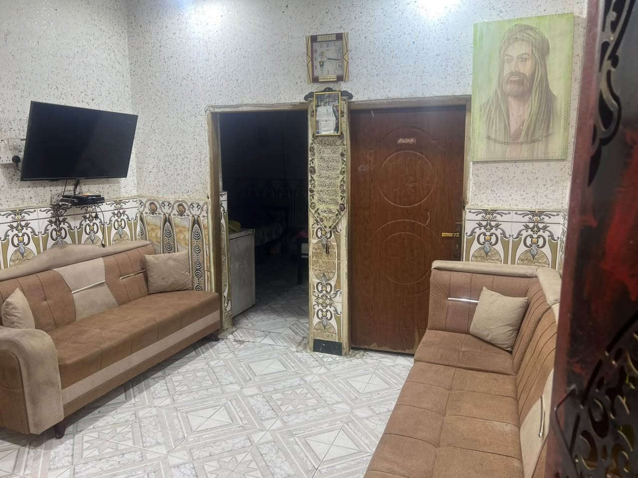 بيت للبيع بالحيانيه شارع الطاك ثاني بيت عن الركن قريب على شارع السايدين مساحه 100مربع طابو صرف بسمي تحويل ثاني يوم السعر 125مليون وبي مجال بيت مرتب ومال عائله زغيره *********** البصرة, العراق
