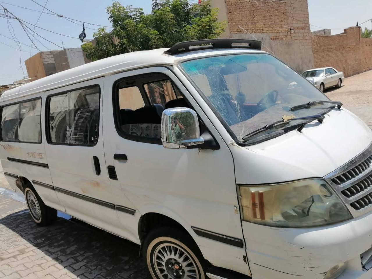 اسلام عليكم فتون للبيع مديل 2014
موصليه وصل خط وبحث كوفه نجف ما عليها اشارة حجز مكينه وكير وأكسن بچيس كهربايات كلها شغاله حداديه اماميه وخلفيه جديده تخم تاير ابو الخطه السعر 34 وبيها مجال المكان نجف ***********
