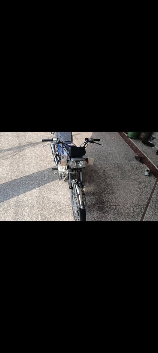 سلام عليكم دراجة نامه 23 رقم وسنويه رقم عربي راعيهه موجود درجة نضيفه شوفت عينكم سعر 1850  بيهه مجال عنوان البصرة كرمت علي ابو حلوه ***********
