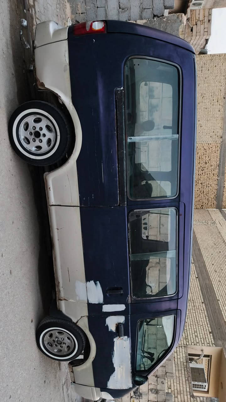 كيه بريجو للبيع مستعجل كلش على بعيتها 96مكينه وكير نضاف اكسن بي ونه كاعيه وكشنات نضاف حداديه وراه جديده والكدام هم نضيفه كهربائيات شغاله كلها تخم تاير جدد مكان نجف كوفه حي نيسان رقم ***********السعر خاص
