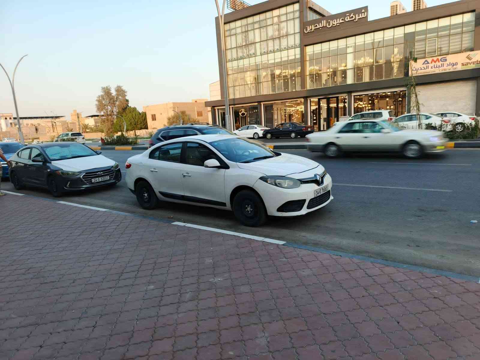 سيارة رينو فلونس موديل2016 رقم بصره انكليزي تحويل ثاني يوم مكينة حلوة لاتنقيص ولاتبخير   تخم تاير السعر 66 وبيه مجال بسيط  مكان السياره بصره اتصال  ***********
