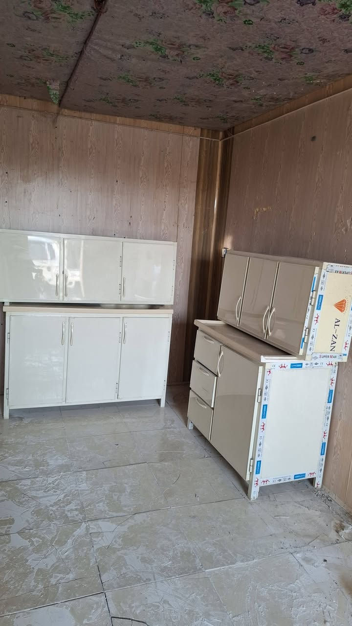للبيع كاونتر ٤ قطع مرمر اخو الجديد قياس سنك متره ونص ويا ملحق قياس التاني متره و ١٠ محق ويا السعر ٣٥٠ الف 
اتصال او واتساب 
***********
***********
