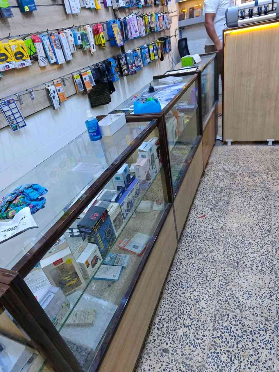 محل موبايلات للبيع مثل ما موضح بالفيديو  للتواصل مع صاحبو
***********
