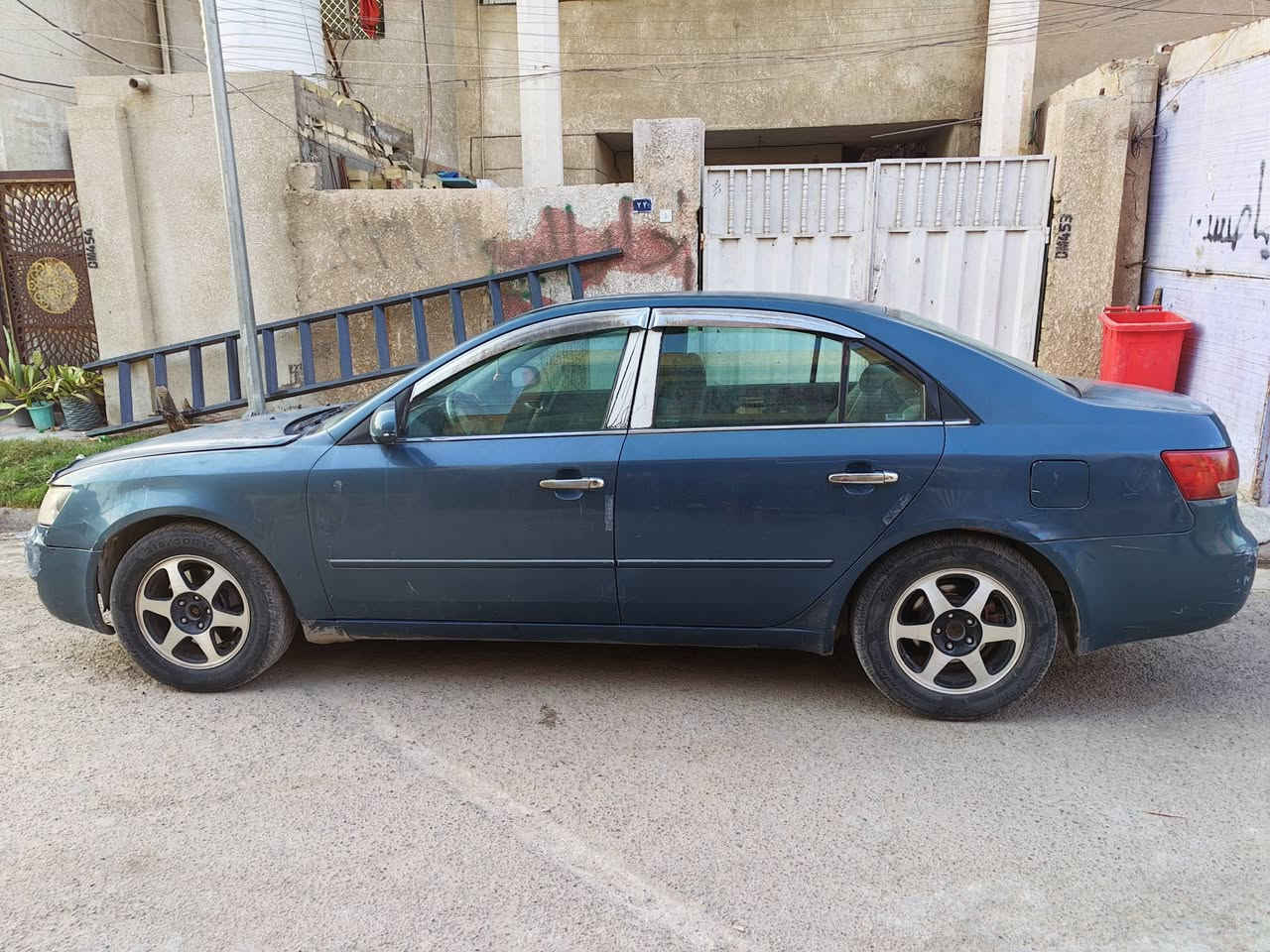 السلام عليكم 
للبيع سوناتا 2006 وارد كندي
ماشية 200 ألف
محرك 3300
6 سلندر
التبريد ثلج
ضررها بنيد طاير ومبدل بواحد بلادي
كامرة خلفية
مثبت سرعة 
تحكمها استيرن
شاشة اندرويد
مدخل USB
السيارة بيها تبخير
المكان بغداد الدورة
السعر 68 ورقة وبيها مجال
***********
