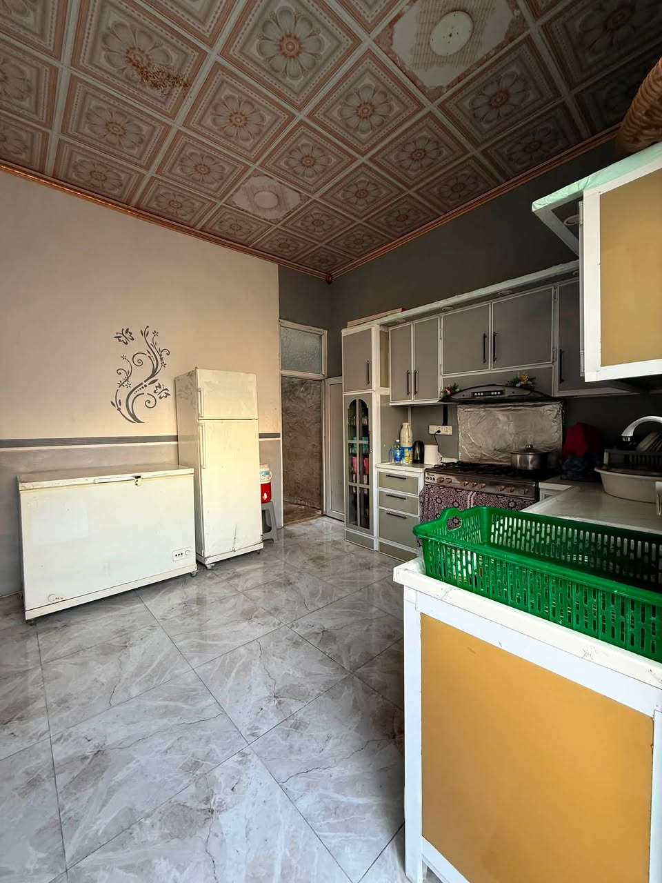 دار سكن للبيع جلولاء حي التجنيد قرب الشارع العام واسواق زياد 

يحتوي على استقبال 6*4 وغرفتين نوم 5*4 ومطبخ 5*4 مفتوح ع صالة  صحيات خارجية وحوش 
الارضية فول سيراميك وسقف ثانوي 

متوفر كافة الخدمات شارع صب وماء اسالة وبئر 

المساحة 150 متر 

للاستفسار ***********
