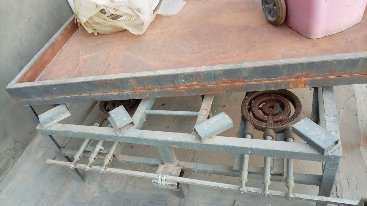 طباخ وحمايه وجدوره وصواني ام العراوي العنوان الديوانيه حي الامين ***********
