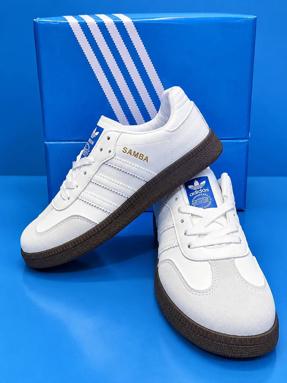 "الأناقة التاريخية تلتقي بالحضور العصري. تميز بمجموعة Adidas Samba(أديداس سامبا  ) التي تجمع بين أصالة التصميم وراحة لا تُضاهى. متوفرة بثلاثة خيارات لونية تخطف الأنظار لتناسب جميع إطلالاتك.
​لا تبحث عن المألوف، ارتدِ الأسطورة الآن!

يوجد توصيل لجميع المحافظات العراق 

📩 للطلب: أرسل رسالة للخاص الآن!
​📞 للطلب والاتصال أو التواصل عبر الواتساب:
***********
***********
​📍 العنوان:
بغداد - التاجي
