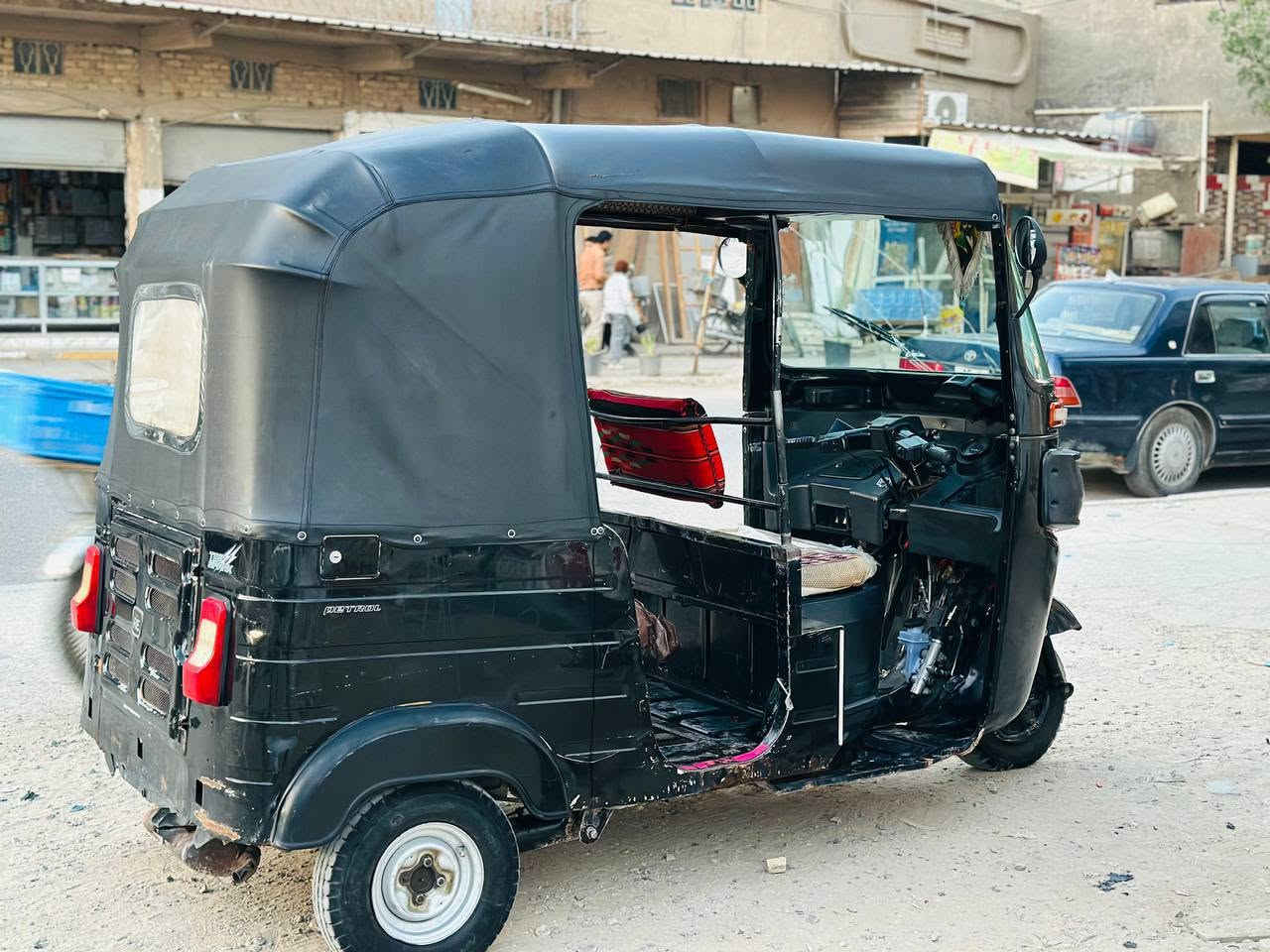 سلام عليكم تك تك 20 بيه ضربه بل لغد ولباقي مكفول مكينه لا تنقيص ولا تدخين سعر 5700وبيه مجال 
الاستفسار ***********المكان المدحتيه الحمزه الغربي
