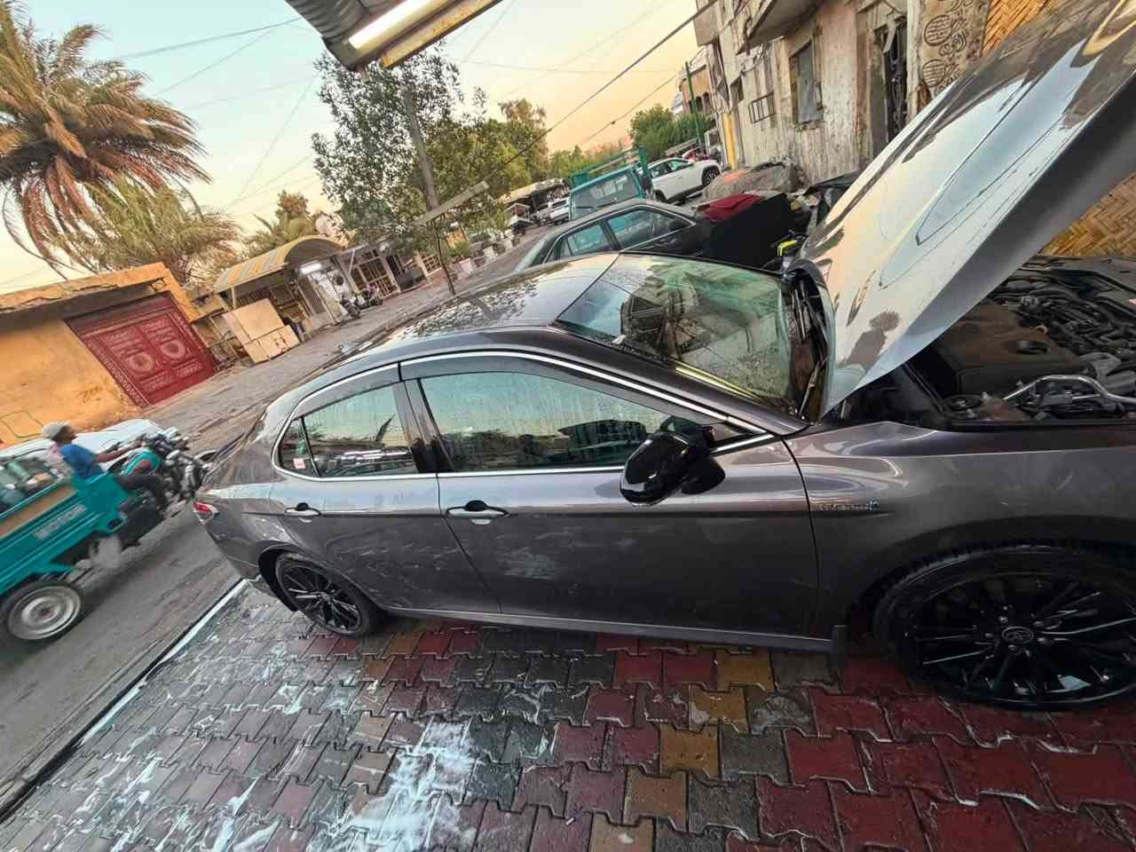 السلام عليكم
للبيع كامري 2023
امريكي xle
حادثها موضح بل صور 
رقم بغداد بسمي 
سعرها 168وبيها مجال 
بغداد الصالحية 
***********
