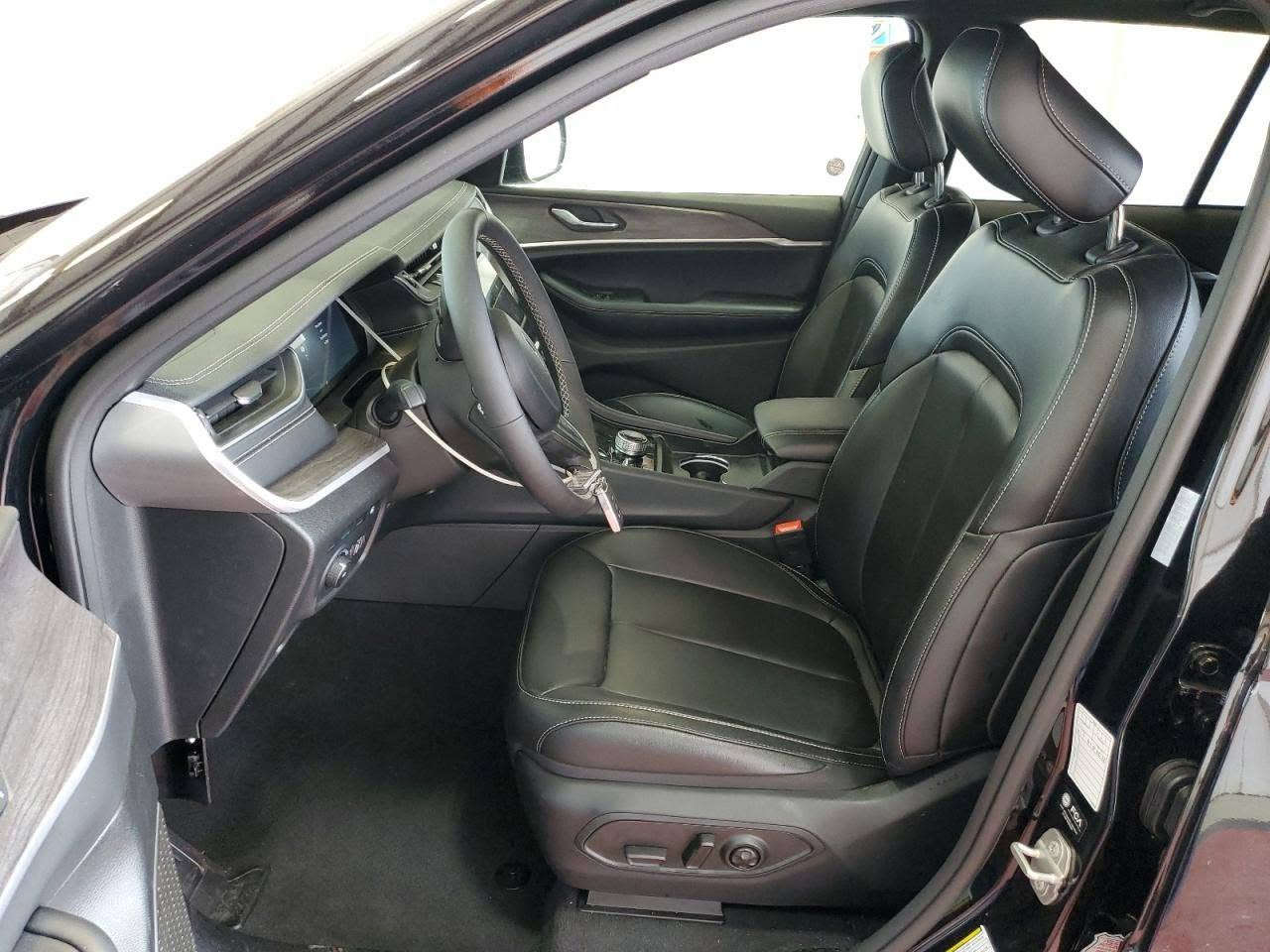 ♤ للبيع فقط ♤

!! Jeep Grand Cherokee Hybrid Limited / Sport Utility 4Xe 2024 !!

               👌 فول مواصفات 💯

                                  🆕️ رقم بغداد حلو 🆕️

♠️ ميتالگ / Metallic ♣️

🛣 المسافة المقطوعة : 5000 ميل

                                   SUV ↔️ 4Xe 🚙

🎁 مغلفة بالكامل PPF + درع جامة أمامية و شاشات + عازل حراري بالكامل 

👟 مزودة دوسات جانبية ستان ستيل + لد ترحيب

🖥 شاشة دشبول ديجتال 

💻 شاشة كبيرة ديجتال 

⚙️ تحكمات ستيرن جهتين 

🪵 داخل صاج ملكي + أنارة محيطية داخلية 

👓 حافظة نضارات 

🫆بصمة 

🎮 تشغيل عن بعد

📻 نظام الصوتي Alpine 🎼 
 Apple Car Play ➖️ Android Auto📟   Wi-Fi ➖️ Hotspot 📲مضخم صوت خلفي 🔊

🪑 5 راكب ➕️ كشنات جلد 

♏️ ️كشنات  الأمامية كهرباء ➕️ خزن 

⚡️ صندوك كهرباء

📯 حساسات أمامية ➕️ خلفية 

❄️ تبريد قطعتين

🪟الجامة الأمامية والخلفية هيترات ضد الضباب 

🪞 أشاير بالمريات

🛰 رادار أمامي / خلفي 360°

📷 كامرة دوراة 360°

🛤 تحديد المسار ( Lane Assist )

〽️ نقطة عمياء ( Blind Spot )

🕹 سبع  وضعيات قيادة 🏎 ،Auto 🚙 Sport Sand . Mud 🏜 Rook 🪨 Snow ☃️⚡️EV 🔌 Plug In

🌠🌫 بنوراما 3 وضعيات 

🖱 كير ماوس

⛰️ 🏔 نظام منحدرات

♨️ هيترات بالكشنات 

🛞 ويل كب كروم

🔦 لايتات زينون 

🌞 لدات نهاري 

💡بكلايت لدات

🌫😶‍🌫️ كشافات

🫆بصمات أبواب

⚡️ هاند بريك كهرباء ➕️ ( Auto Hold )

⛷️  مانع انزلاق( ABS ➕️ Traction Control )

🚘 السيارة وارد امريكا حادث باب تبديل خلف السائق نفس اللون، صبغ شبرين طوگ الجاملغ + صبغ بالبنيد على كد (كارت)شخط بالنقل،  بدون دواخل وشواصي و بدون الايباكات، بطارية جديدة AGM 80 AMP خاصة للجيب ضمان سنة بوصل + صيانة للمحرك كاملة Mopar.

                                       $ 36.500 💸  

☎️ للأستفسار ☎️
*********** ➖️ على الخاص
