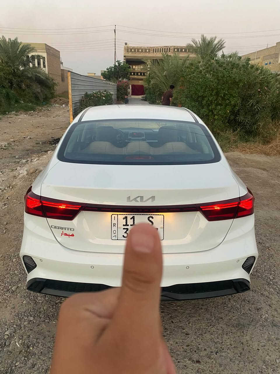 سلام عليكم للبيع سيراتو موديل 2024 رقم بغداد بسمي تحويل ثاني يوم ماشيه 85 محرك 2000 دوش المرغوب السعر 154 ورقة مكان السيارة بغداد رقم الهاتف سونار مرفق معه الصور ***********
