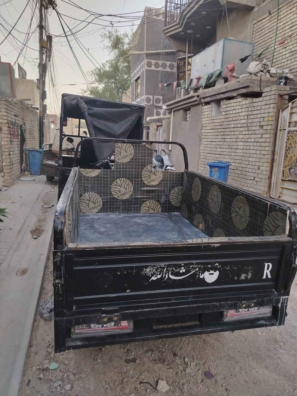 السلام عليكم ستوته جاهزه خير من يوم الله ستوته نقل اسولف كهرباء شغاله اوراق اصوليه ستوته سعره 2500وبيه مجال  الشراي  وهذه رقمي ***********بكانه بغداد المدينه
